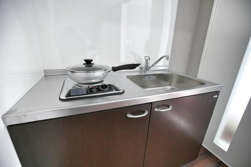 Apartemen Edogawa Japanese Style 202 Has Direct Access To Akihabara And Shinjuku, With Convenient Transportation And Free Wifi