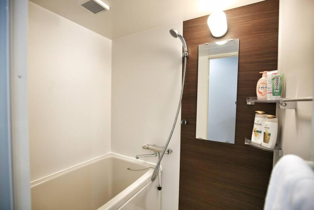 Apartemen Edogawa Japanese Style 202 Has Direct Access To Akihabara And Shinjuku, With Convenient Transportation And Free Wifi